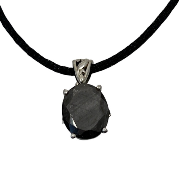 Jewelry - Sterling silver black sapphire pendant - GM659